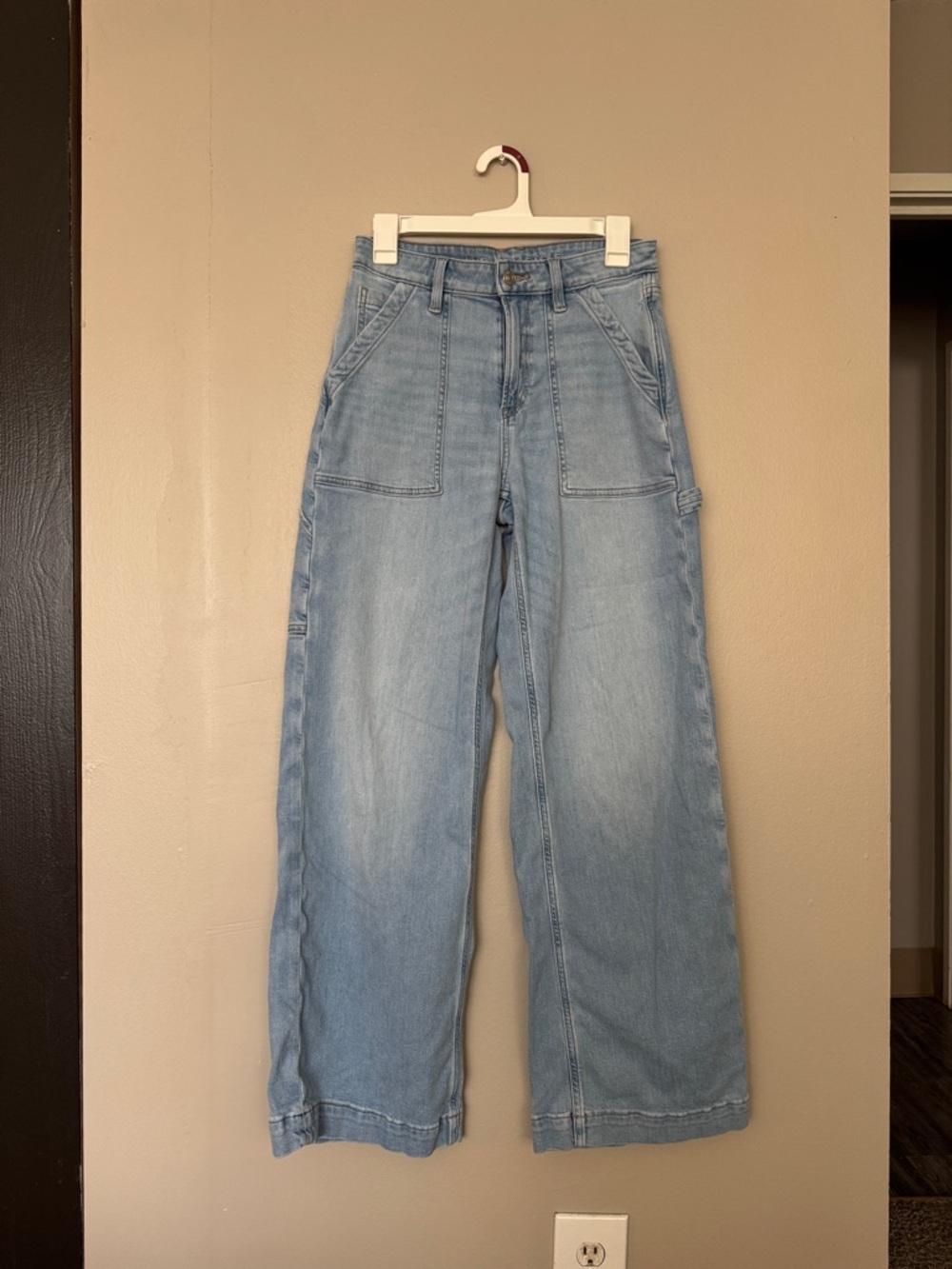 American Eagle Outfitters Light Wash Wide Leg Jeans